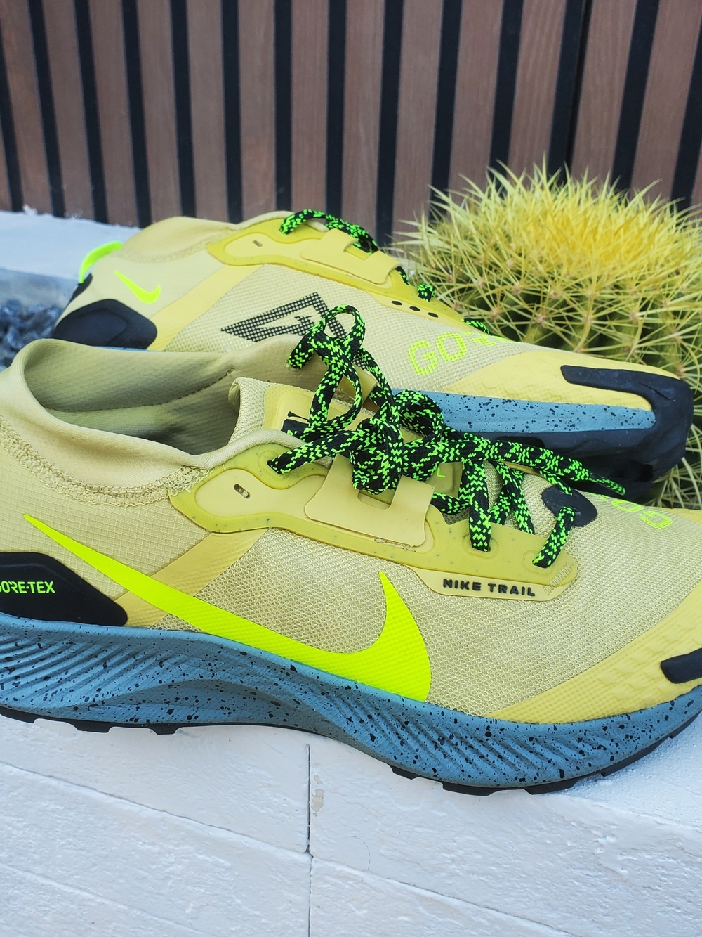 Nike Men's Yellow and Neon Green Trail Running Shoes